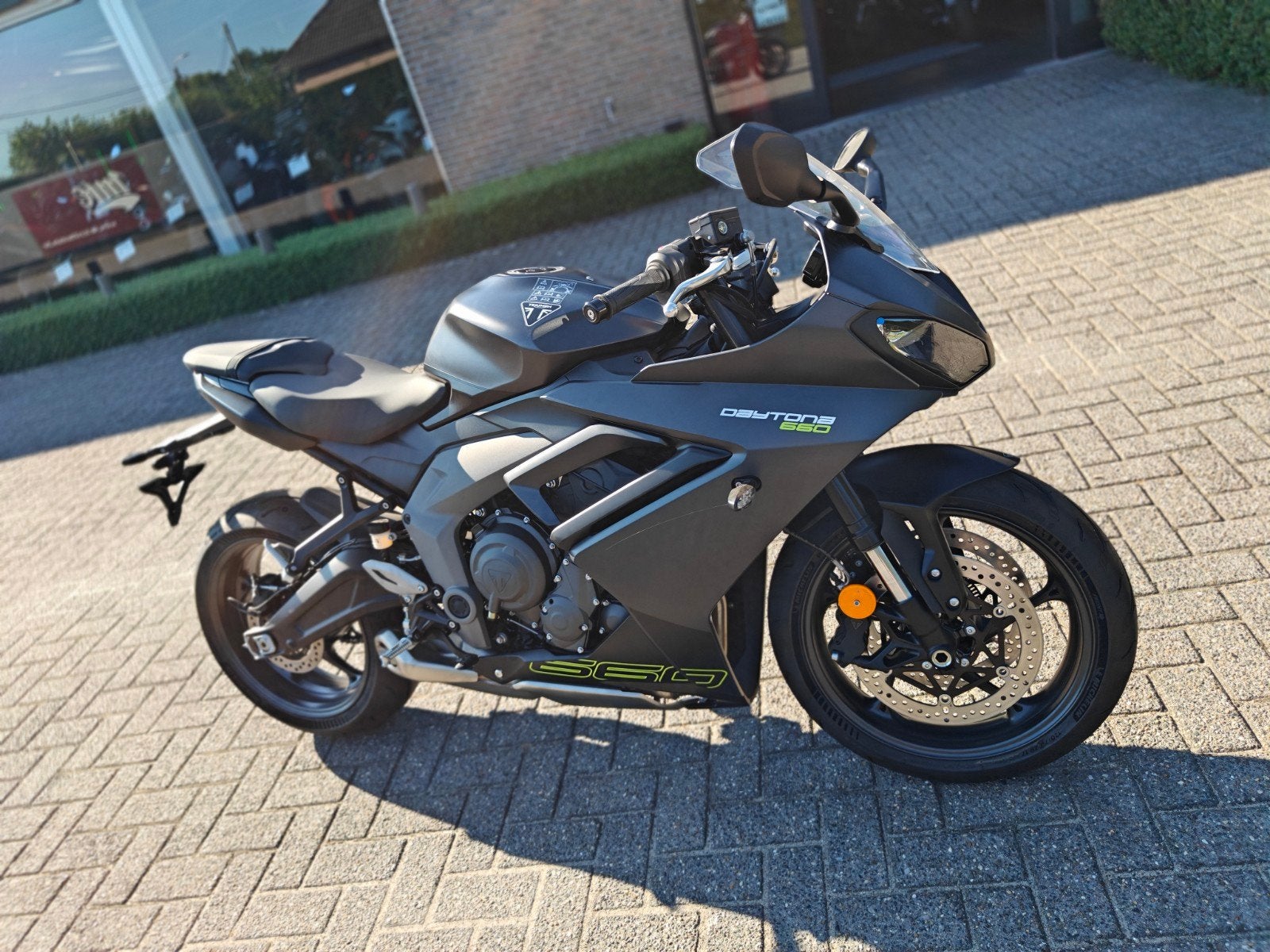 Triumph Daytona 660 "Stockdeal", Motorrijbewijs A, 3 cilinders, Sport, Meer dan 35 kW