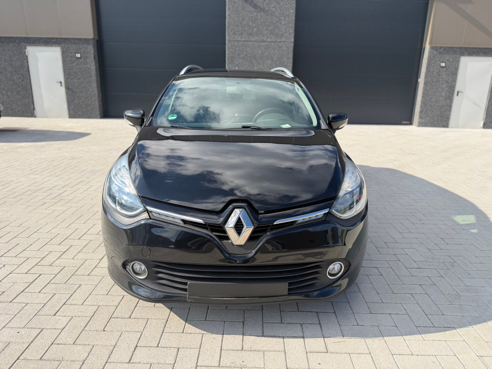 Renault clio 1.5 diesel 2015, Auto's, Renault, Voorwielaandrijving, Euro 5, Stof, Zwart