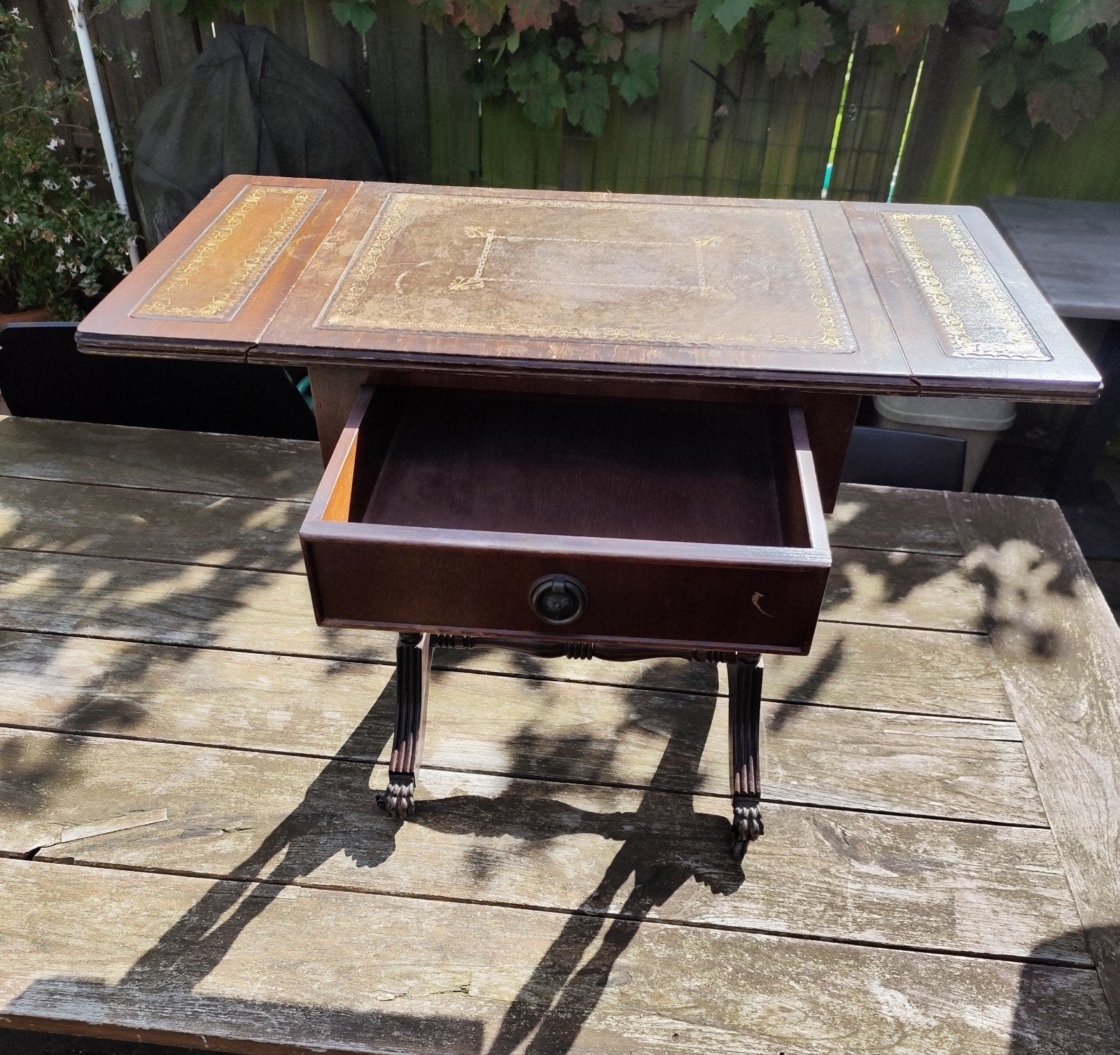 Table d'appoint en bois, marron, avec des roues en métal, Antiquités & Art, Enlèvement