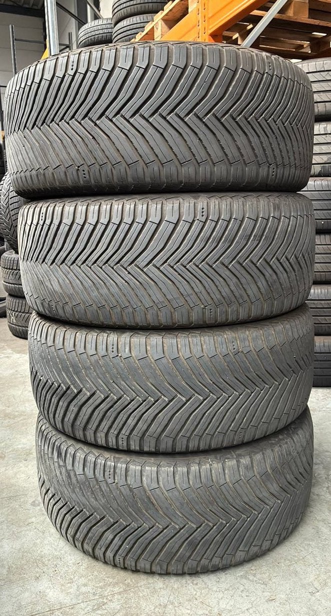 Pneus d'hiver 2554519 255/45/19 255/45R19la marque Michelin, Enlèvement