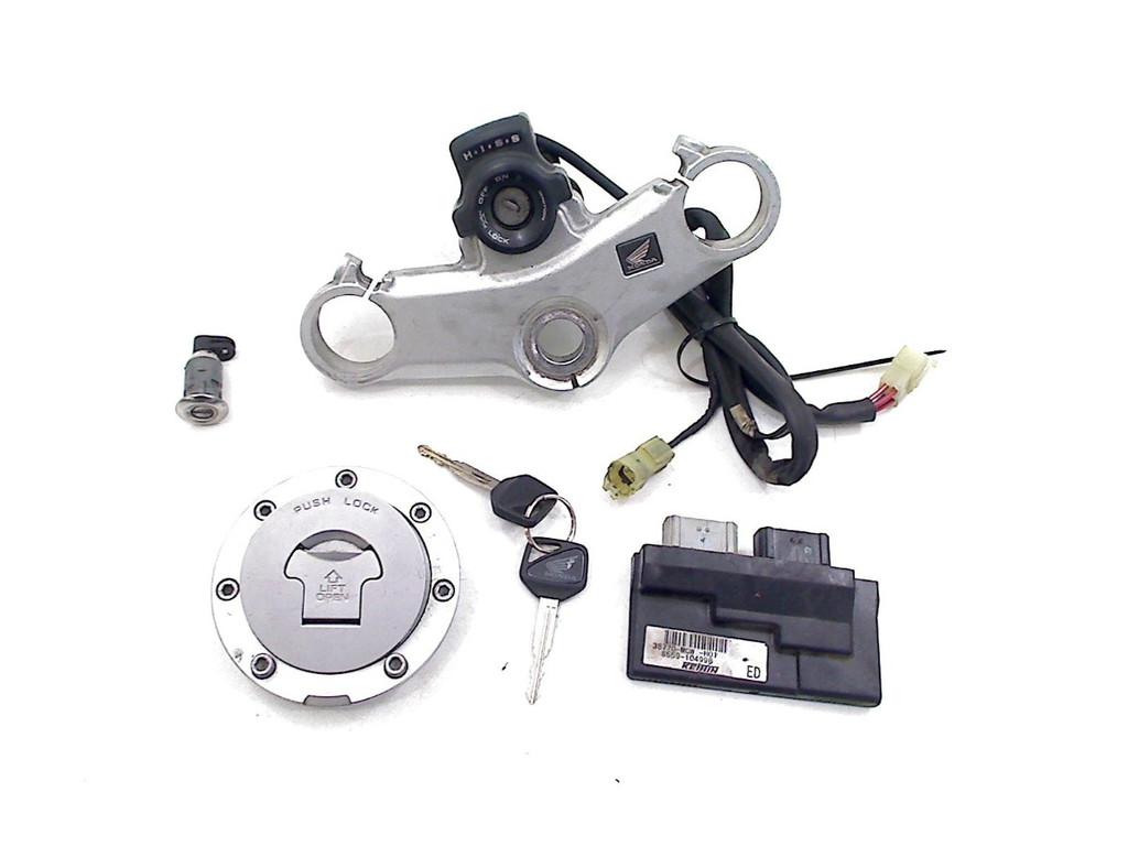 SLOTENSET Honda VFR 800 VTEC 2002-2013 (VFR800 RC46), Dhr. S. di Majo, Gebruikt, Info@cama-motorparts.nl, P.J. Troelstraweg 8 8
3144 CX  MAASSLUIS, NL
