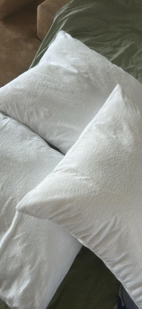 3x hoofdkussens  anti-allergeen en goed voor Nekklachten, Ophalen, Zo goed als nieuw