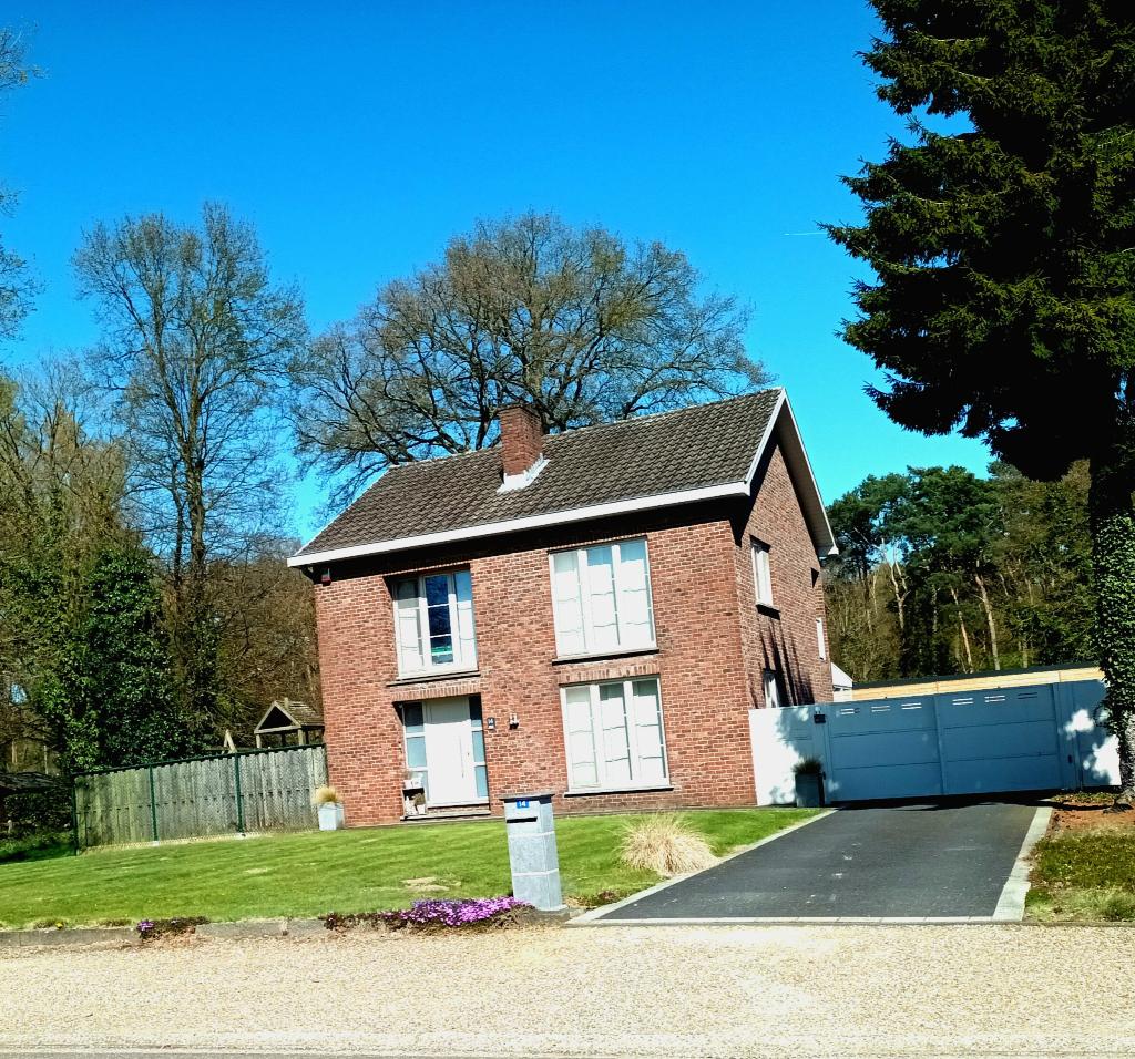 Woning te koop op perceel van 20.70 are, Vrijstaande woning, Verkoop zonder makelaar, Provincie Limburg, 1500 m² of meer