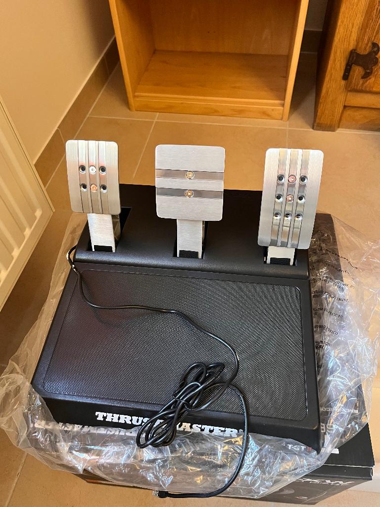T3PA Thrustmaster, Neuf, Volant de course, Réglable, Enlèvement