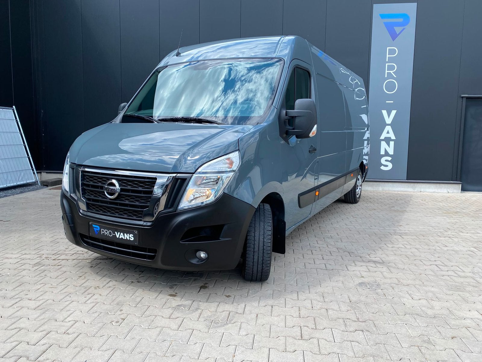 Nissan Interstar L3H2 Auto|Cam|Navi|Cruise|Airco|Inricht|BTW, Autos, Argent ou Gris, Achat, Entreprise, 3 places