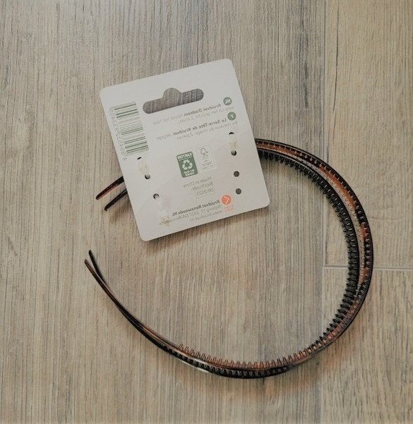 Kruidvat : set nieuw diademen , 2x diadeem bruin en zwart, Bijoux, Sacs & Beauté, Beauté | Soins des cheveux, Enlèvement ou Envoi