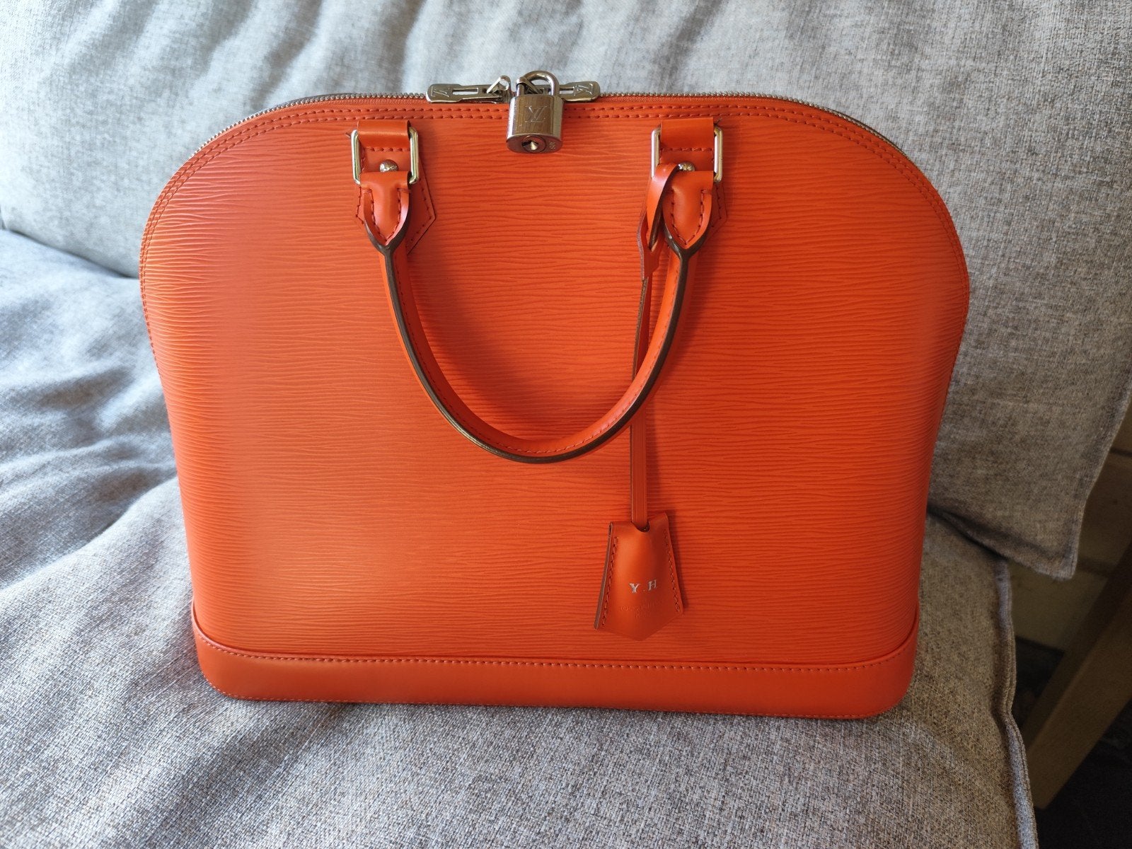 Louis Vuitton Alma, Ophalen, Zo goed als nieuw, Oranje, Handtas