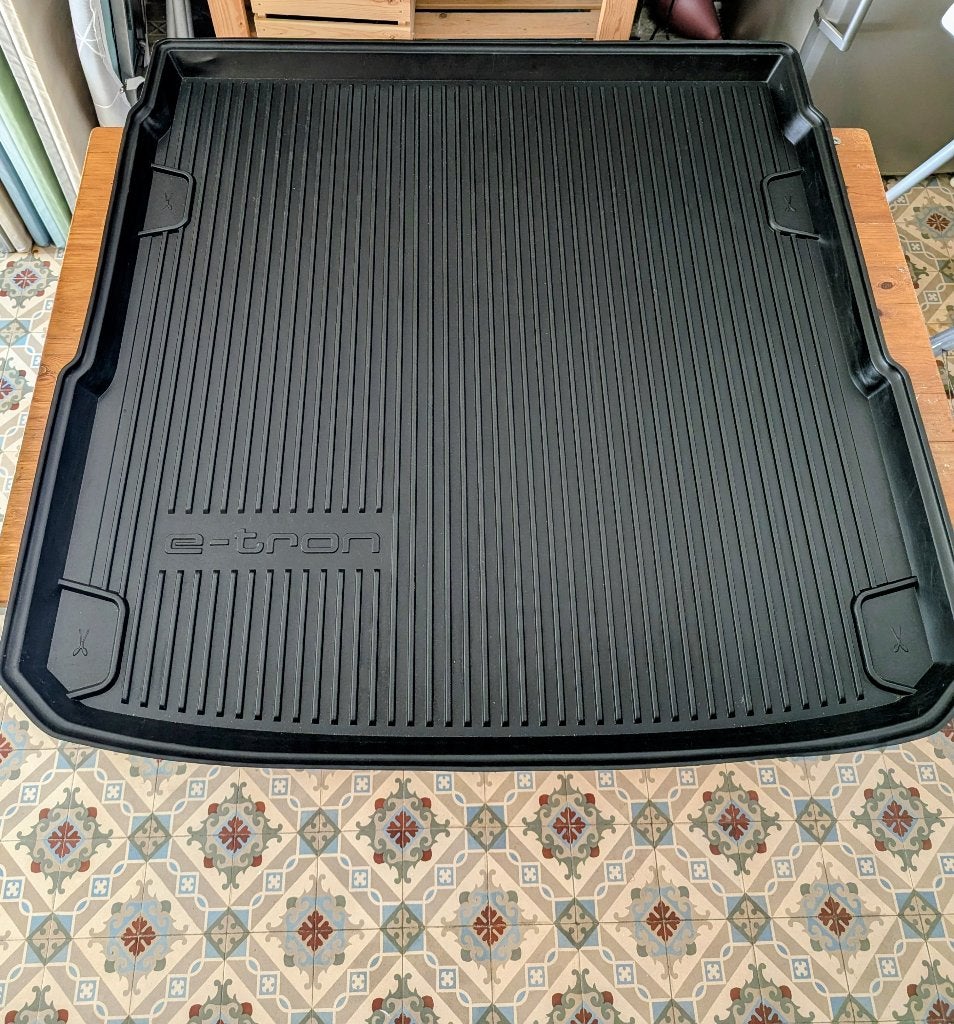 Kofferschaal Audi E-tron Q8 Referentie: 4KE061180, Enlèvement, Neuf, Audi