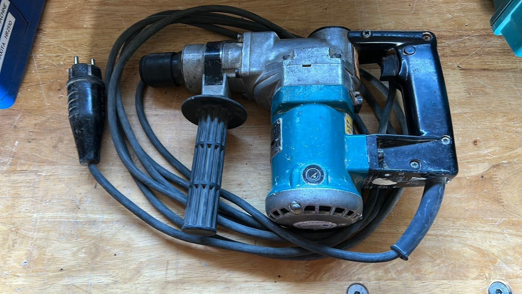 Makita HR 2510 klopboormachine, Ophalen, Gebruikt