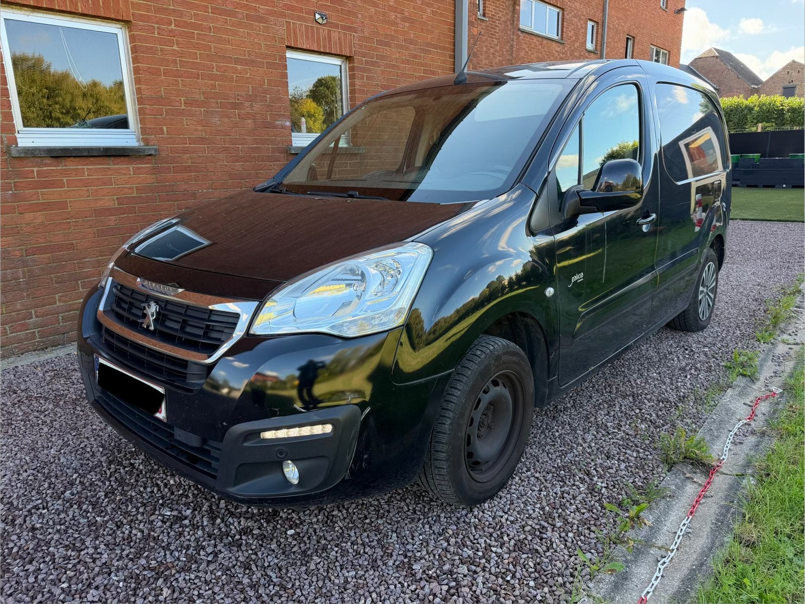 Peugeot partner 1.6 hdi / 2017 / gps / clim / problème motor, Autos, Achat, Volant multifonction, Euro 6, Boîte manuelle