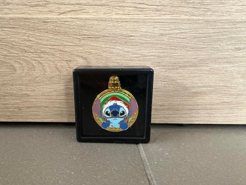 Disney Stitch kerst pin display – originele Disney pin, Verzamelen, Ophalen of Verzenden, Zo goed als nieuw