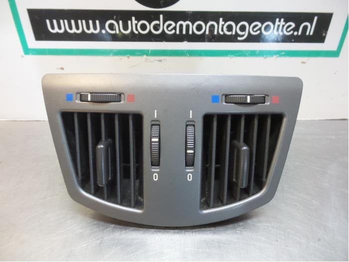 Grille aération tableau de bord d'un BMW 7-Serie (7-Serie 0, -, Utilisé, -, Enlèvement ou Envoi
