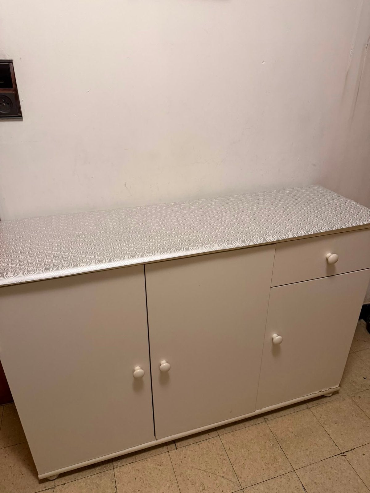 A donner armoire, Enlèvement, Comme neuf