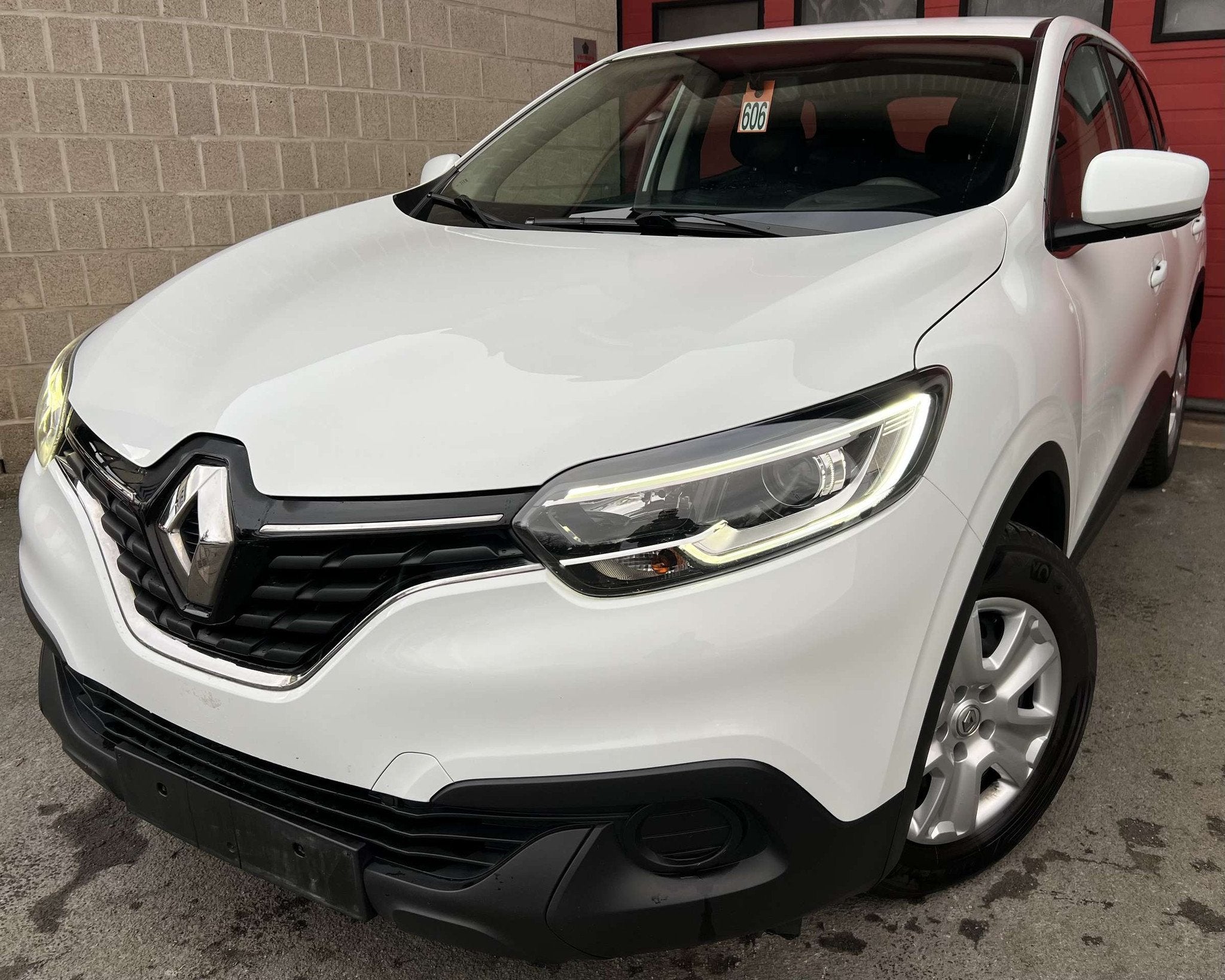Renault Kadjar 1.2 TCe Zen + CLIM + CAR-PASS, Autos, Renault, 1197 cm³, Kadjar, Achat, Éclairage LED