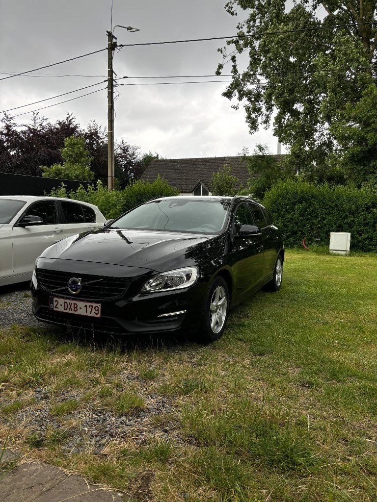 Volvo v60 2.0 diesel euro 6, Autos, Volvo, Cuir, Achat, Boîte manuelle, USB
