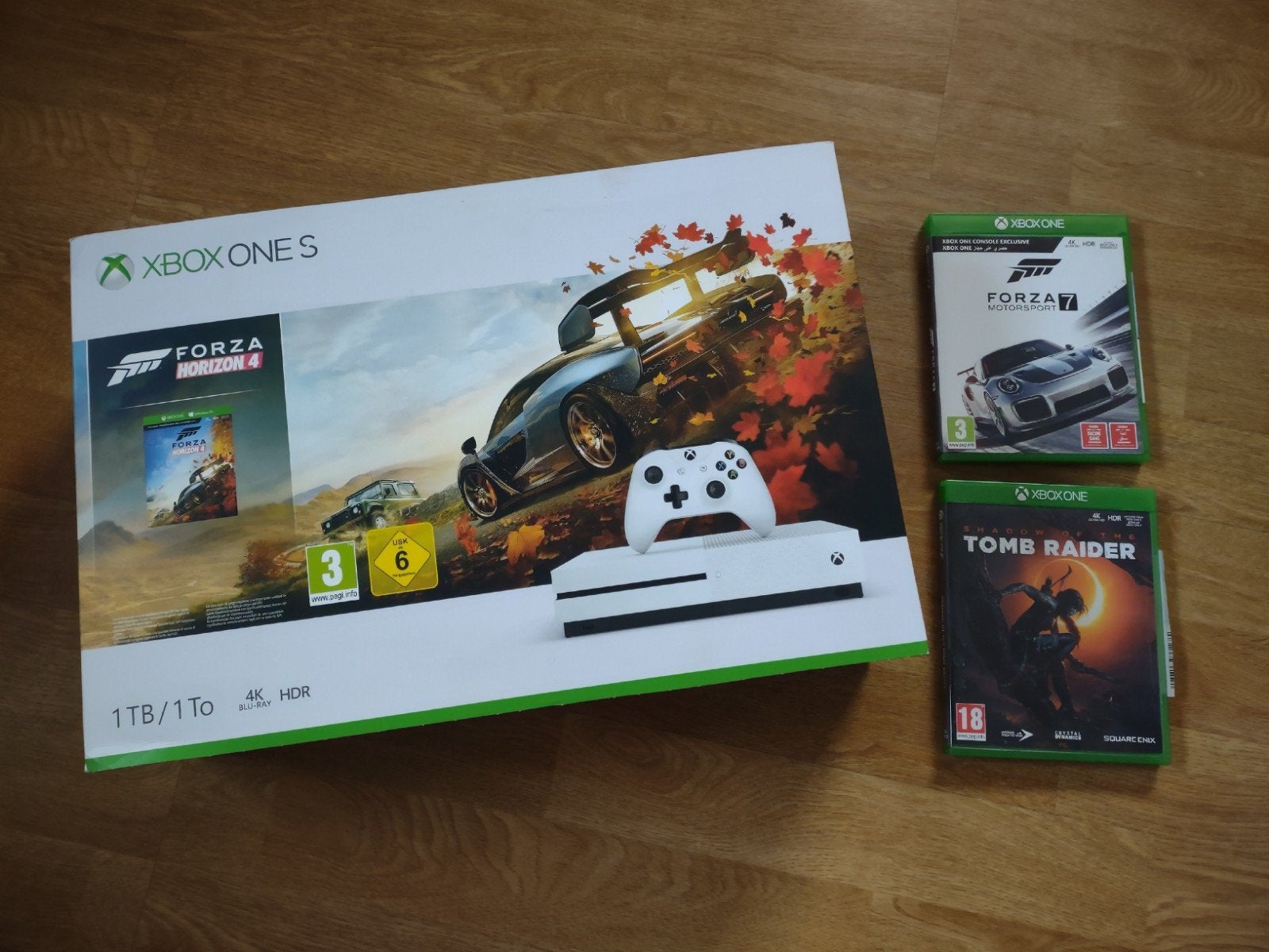 Xbox One S 1TB met Forza Motorsport 7 en Tomb Raider, Games en Spelcomputers, Ophalen of Verzenden, Xbox One