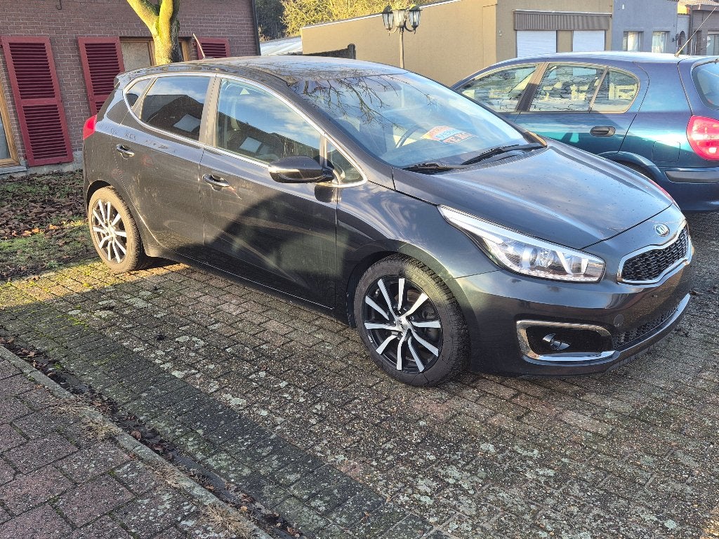 kia c'eed 1.6crdi euro 5 132000km bwj 2013, Autos, Kia, Cuir, Euro 5, Cruise Control, Boîte manuelle