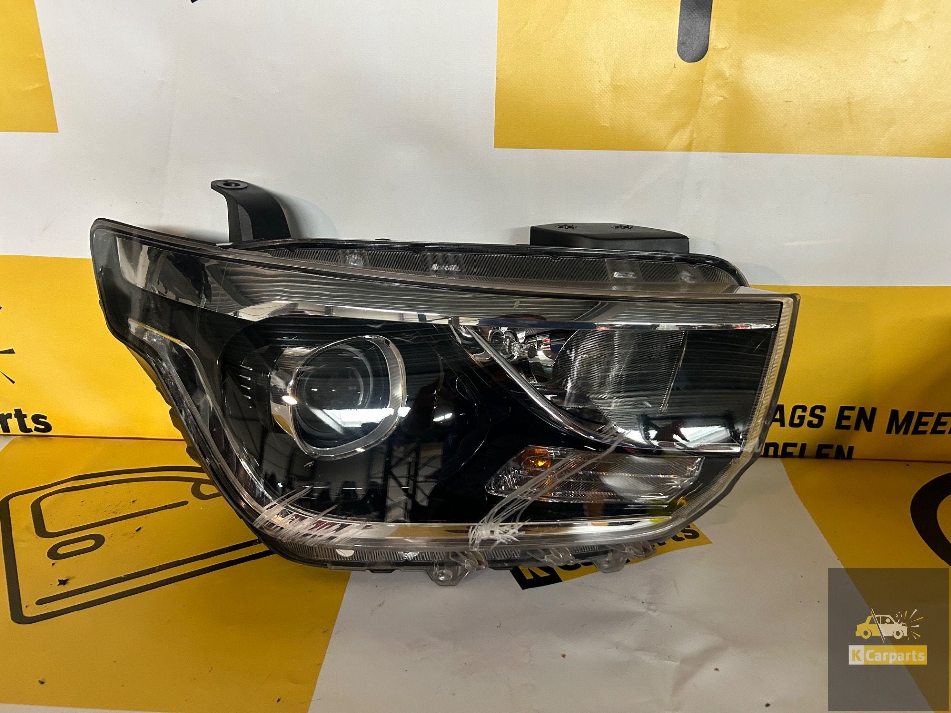 Phare droit Hyundai H1 2018 Original 92102-4a610, Info@fabrikant.eu, Fabrikant BV, Fabrikantstraat 1
1000 AA  Amsterdam, NL, Utilisé