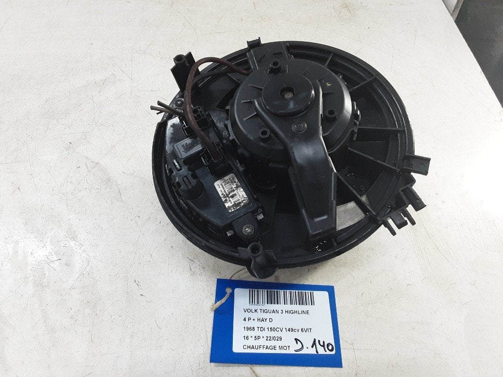 KACHELMOTOR Volkswagen Tiguan (AD1) (3Q2819021), Gebruikt, Volkswagen, Mevr. I. Hauben, Rue de l'Espoir 34 34
4030  GRIVEGNÉE, BE