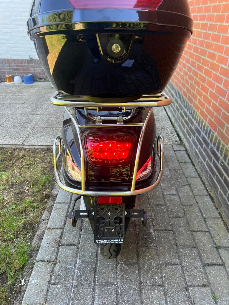 elektrische brommer, Fietsen en Brommers, Ophalen, Zo goed als nieuw