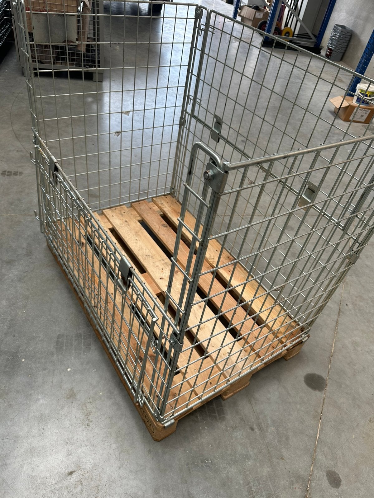 Ijzer opberg kooi pallet, Ophalen, Zo goed als nieuw