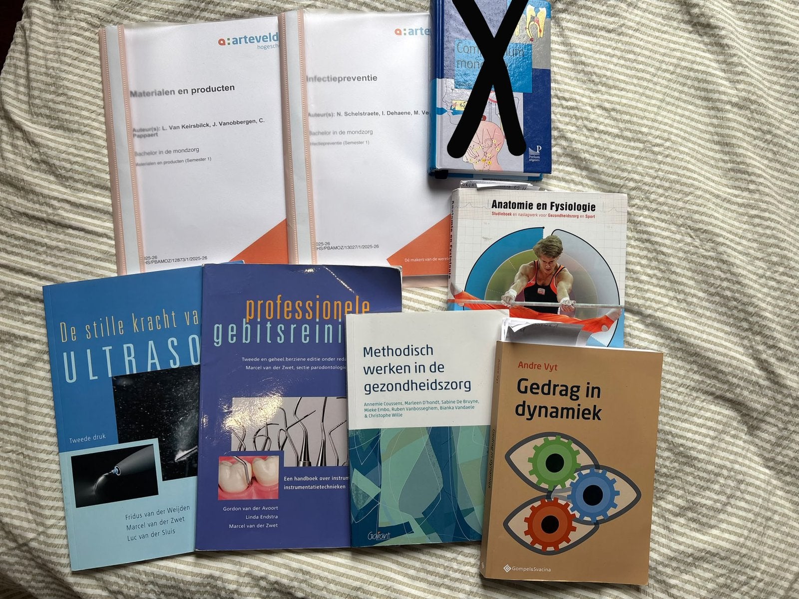 Mondzorg Mondzorgkunde Jaar 1 artevelde boeken, Enlèvement ou Envoi, Comme neuf