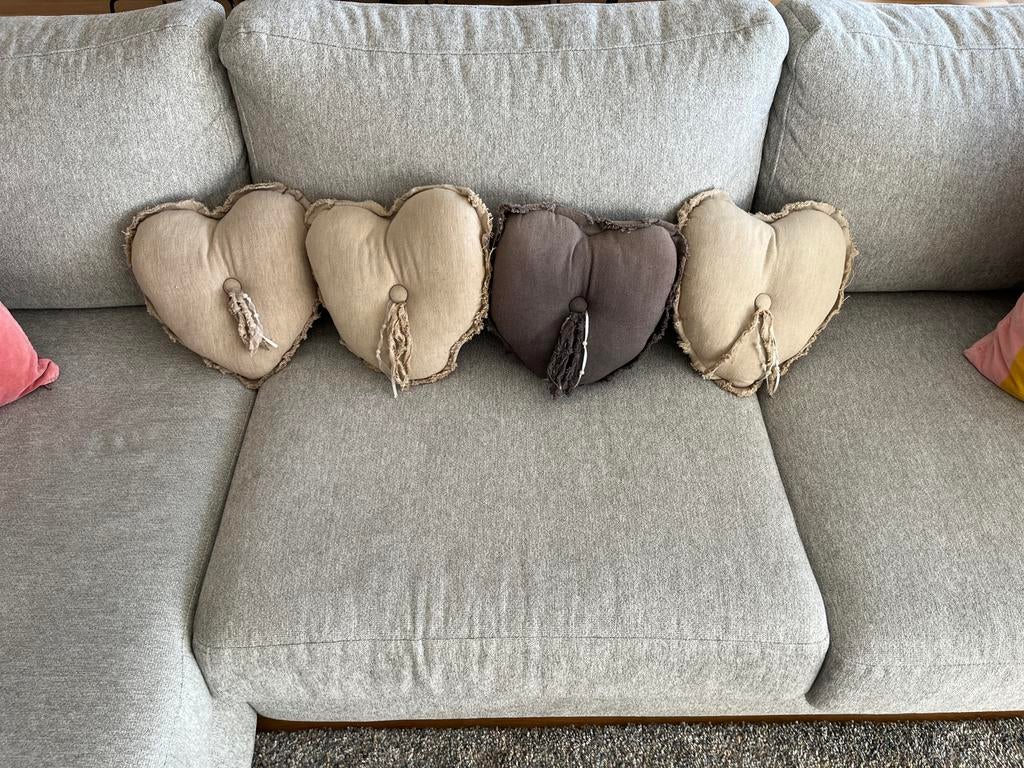4 coussins en forme de cœur, Enlèvement ou Envoi, Comme neuf
