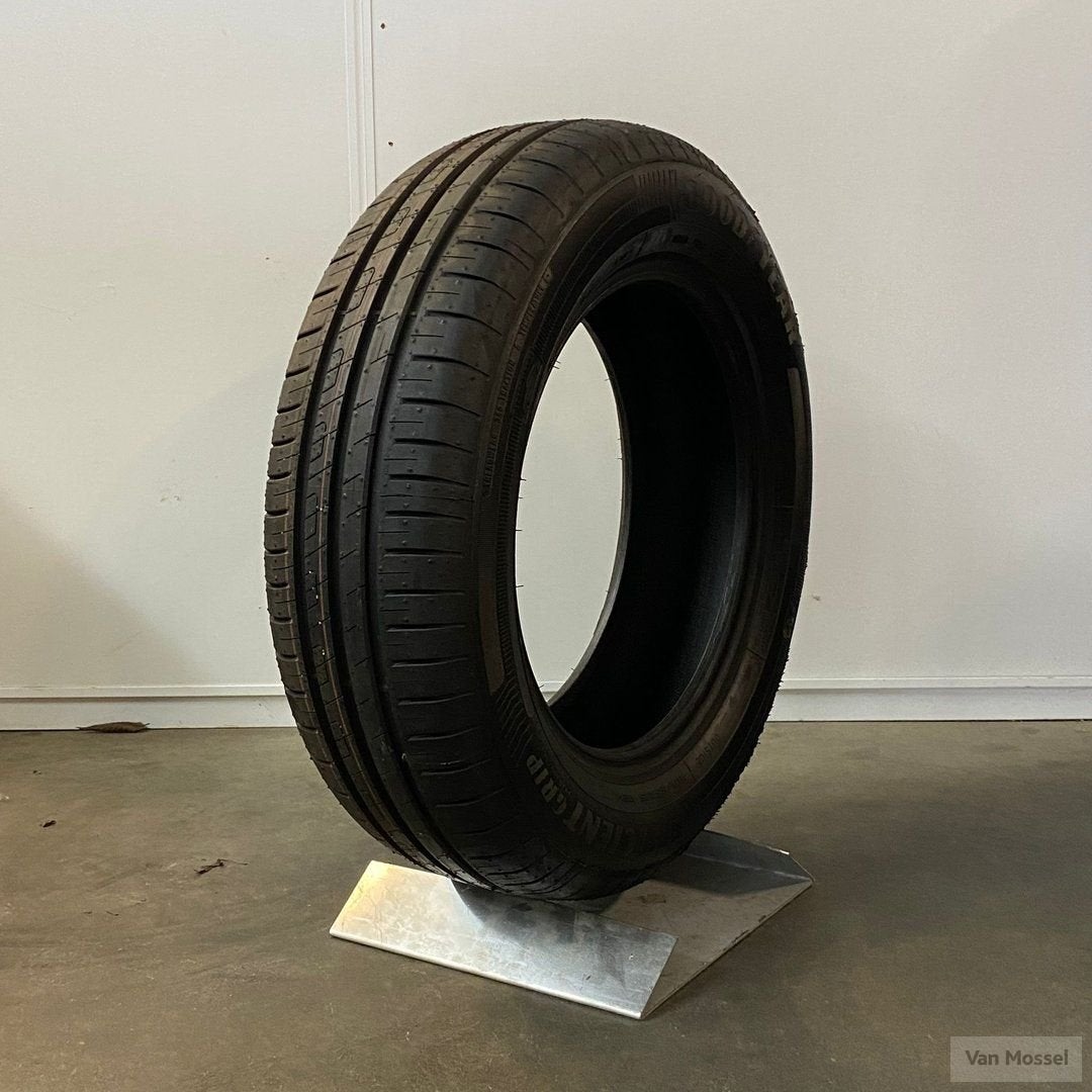 Goodyear Efficient Grip Performance 185/65/R15 88H, Auto-onderdelen, Banden en Velgen, Gebruikt, 15 inch, -, -