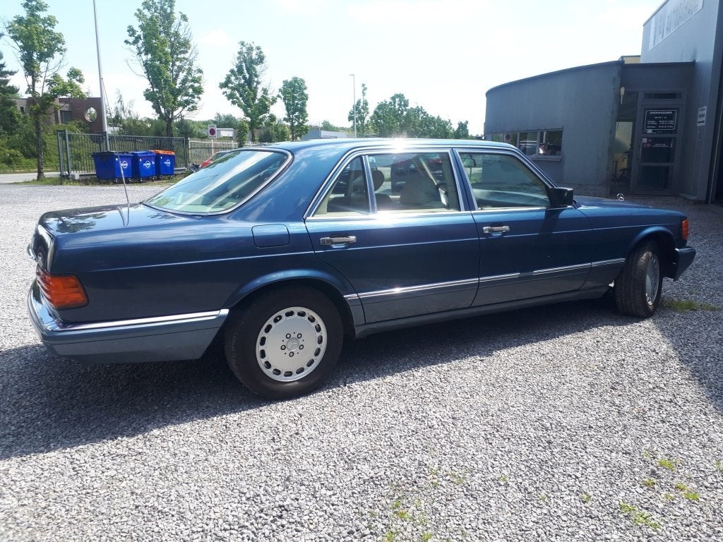 OLDTIMER MERCEDES 560 SEL V8 AUTOMAAT, foto 4