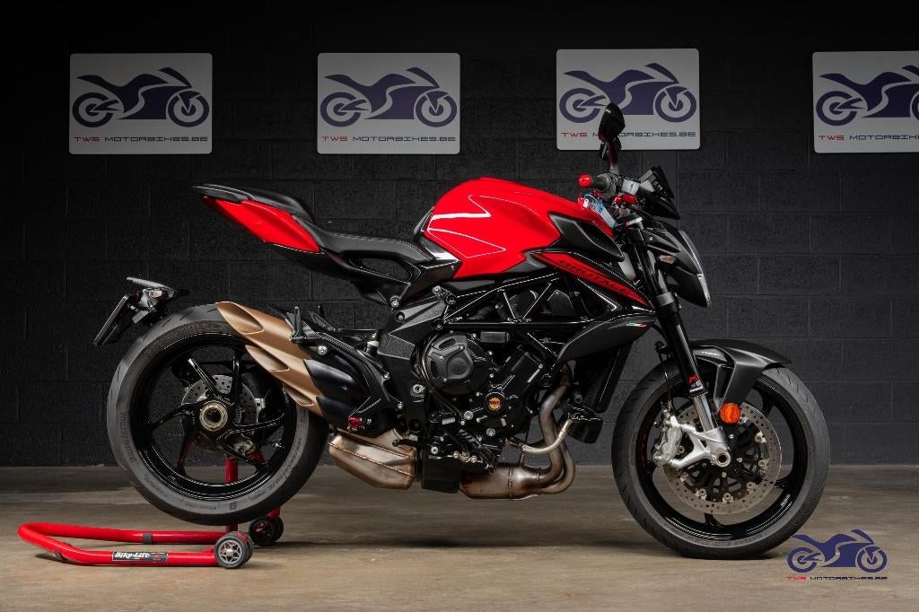 MV Agusta Brutale 800 Rosso - 15.000km, Motos, Motos | MV Agusta, Entreprise, Naked bike, plus de 35 kW, 3 cylindres, Permis Moto A