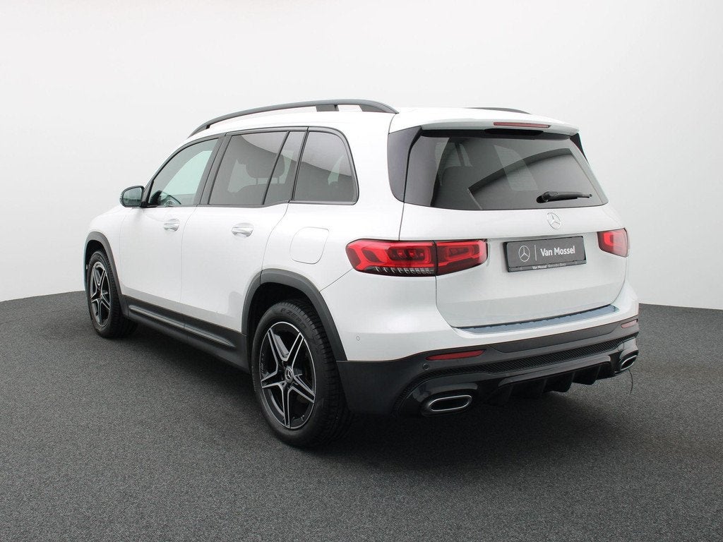 Mercedes-Benz GLB 180 AMG Line + PANORAMISCH DAK + MULTIBEAM, Stof, Gebruikt, Zwart, 4 cilinders