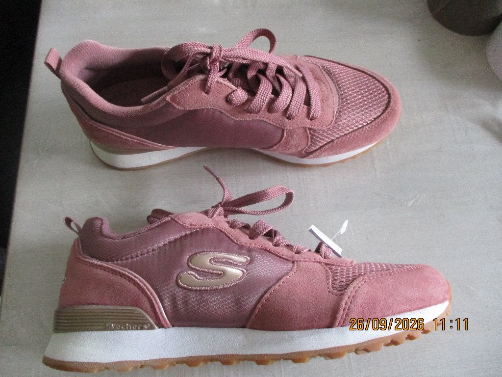 paire de baskets de jogging  Skechers P.38, Enlèvement ou Envoi, Neuf, Chaussures