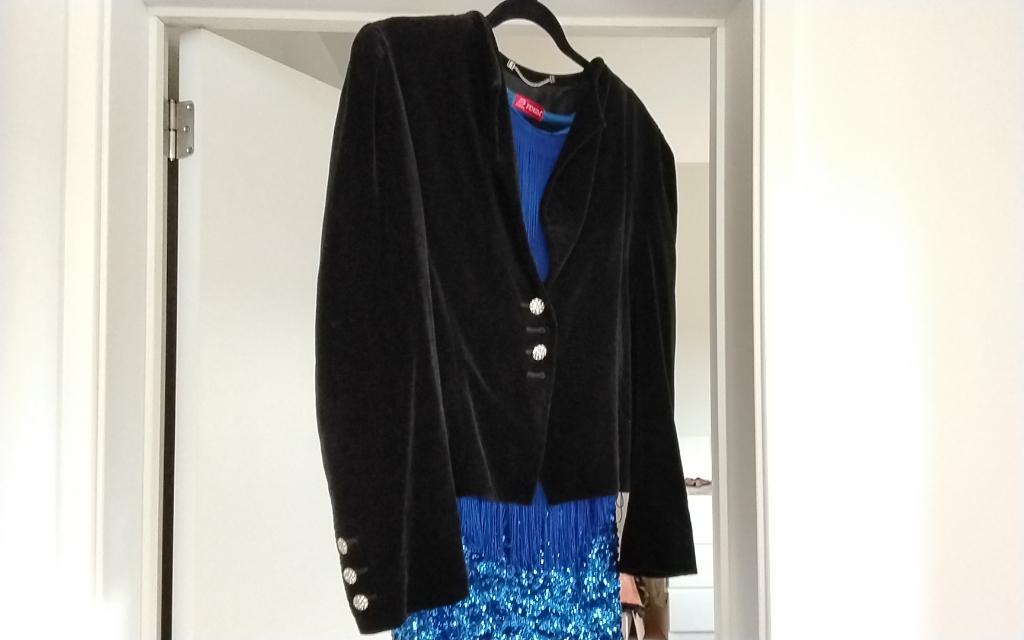 zwart velouren vestje met zilverkleurige knoppen, Kleding | Dames, Gelegenheidskleding, Ophalen, Zo goed als nieuw, Maat 38/40 (M)