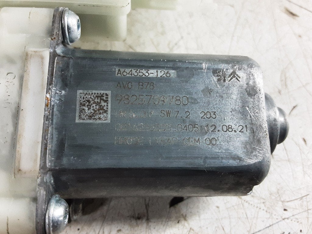 MOTEUR LEVE VITRE ELECTRIQUE AVANT GAUCHE (9825709780), Citroën, Mevr. I. Hauben, Utilisé, Avant