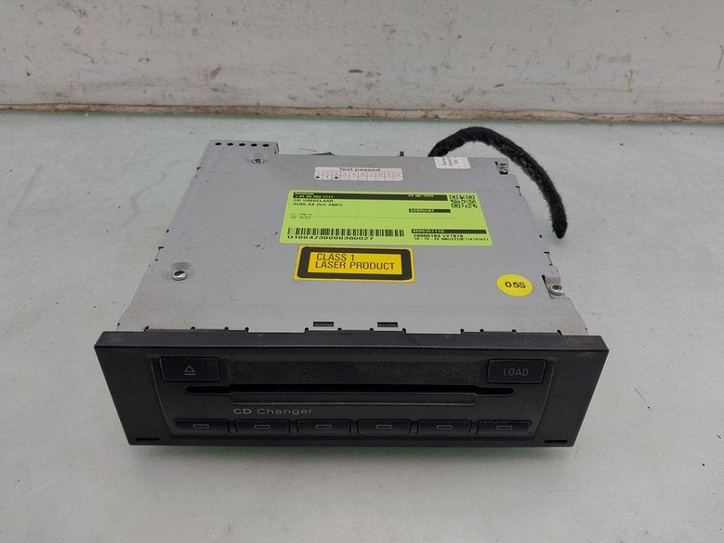 CD WISSELAAR Audi A4 Avant (B7) (|8E0035111D|), Info@audi.de, Audi, Audi AG, Gebruikt