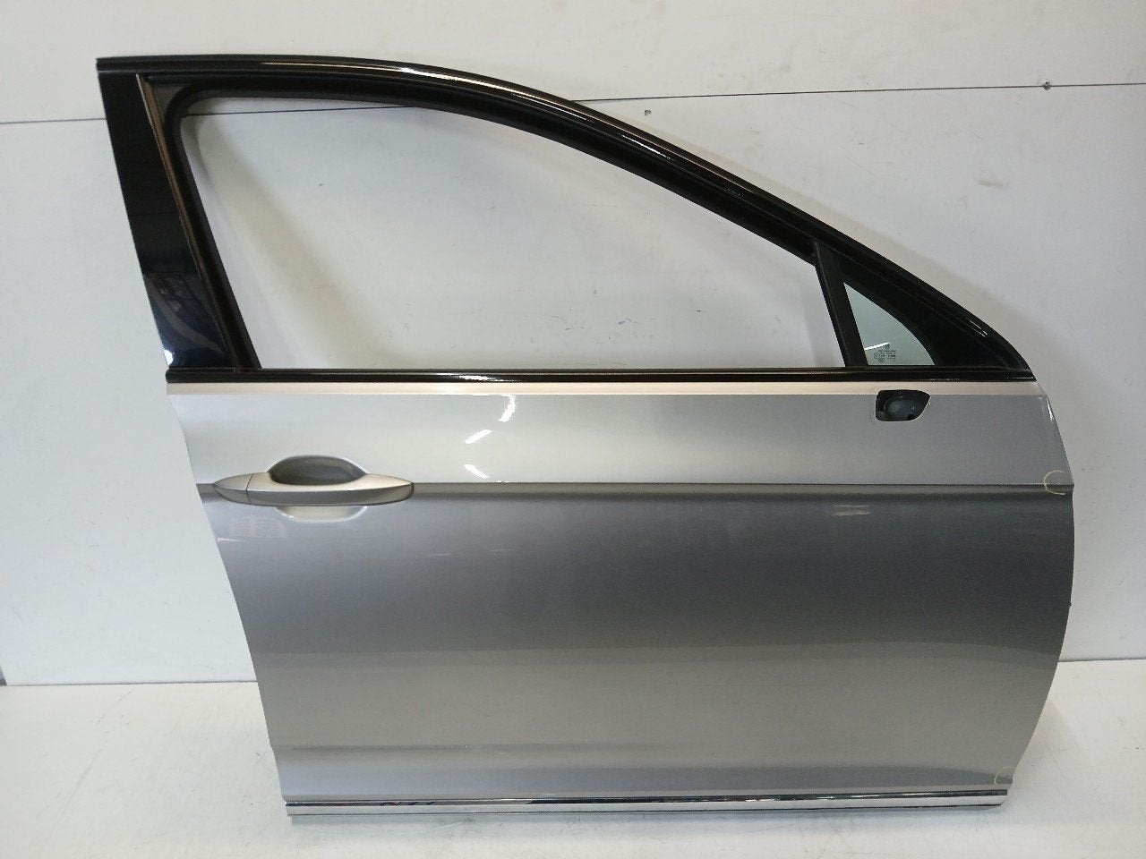 Portier rechts voor Volkswagen Passat, Onderdelen@venauto.nl, Van der Ven Autorecycling B.V., Gebruikt, Ettenseweg 76, 4706 PB Roosendaal, The Netherlands