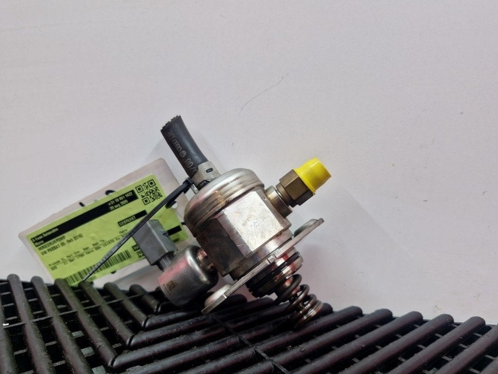 POMPE HAUTE PRESSION Volkswagen Passat CC (357), Robert Bosch AG, Volkswagen, Utilisé, Robert-Bosch-Allee 1
74232  Abstatt, DE