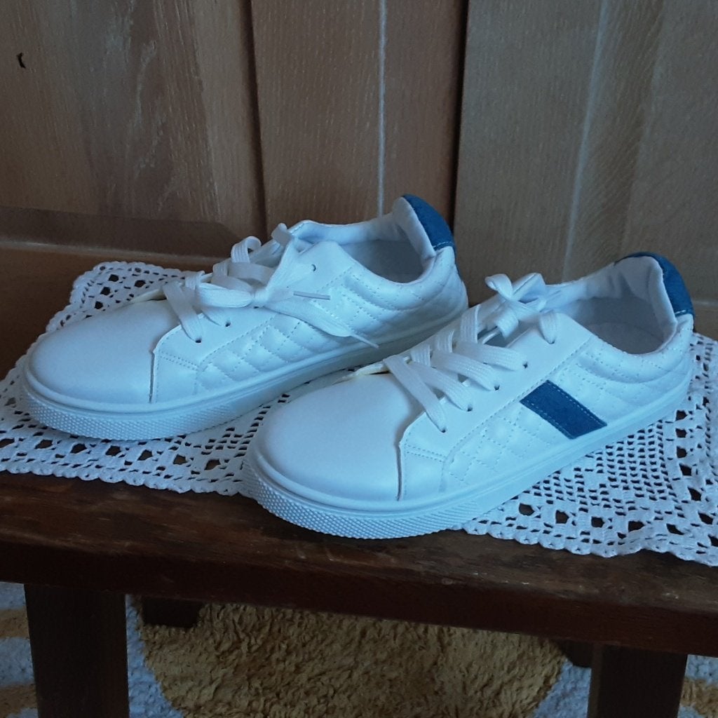 Splinternieuwe sneakers / sportieve schoenen m.39, Neuf, Enlèvement ou Envoi, Sneakers et Baskets, Blanc