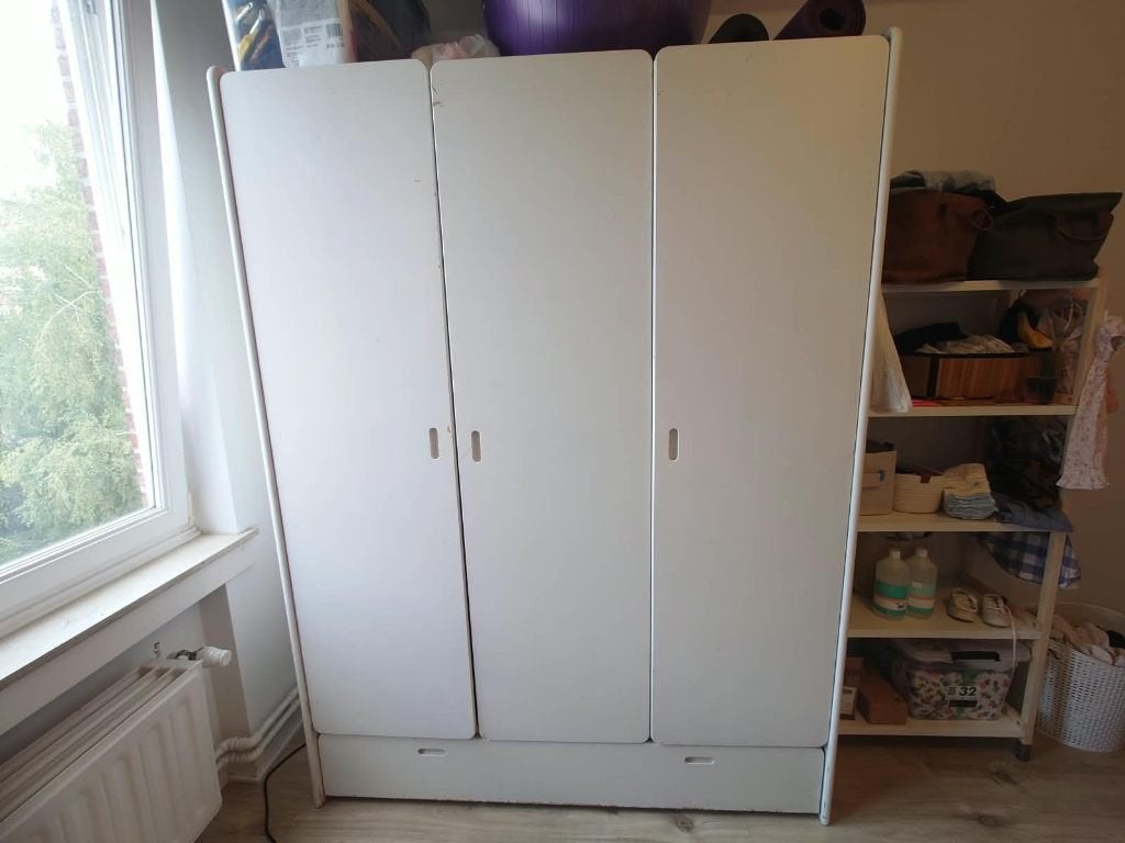 Armoire blanche 3 portes avec miroir et tiroir – 80 €, Maison & Meubles, Enlèvement, Autres essences de bois, Avec tiroir(s)