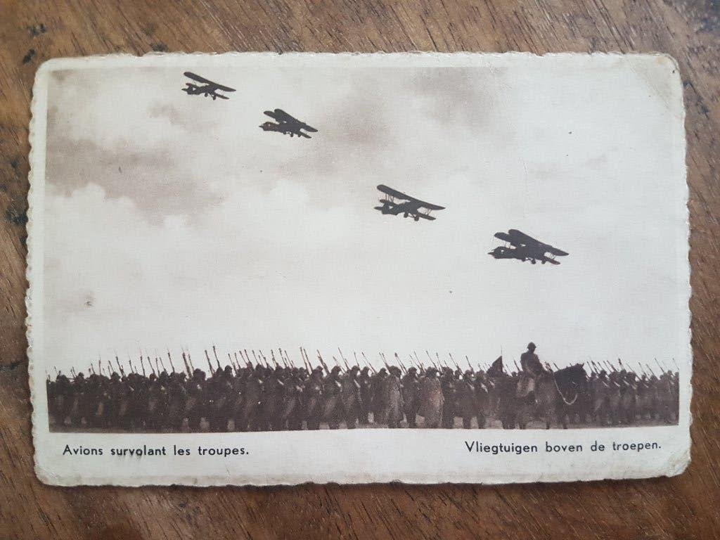 Postkaart Ons leger waakt Vliegtuig dubbeldekker Soldaat, Ophalen of Verzenden, Luchtmacht, Foto of Poster