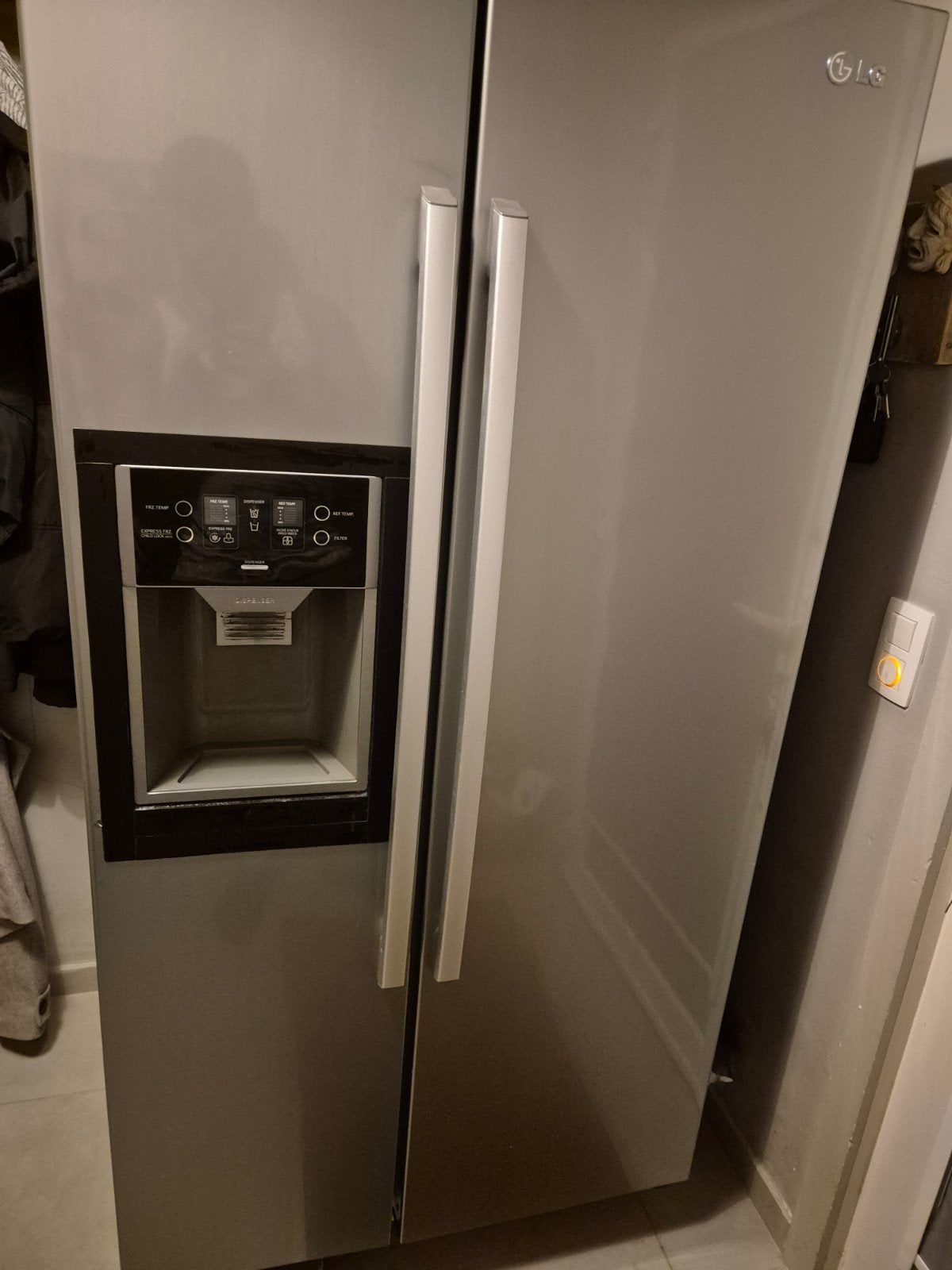** Réfrigérateur américain LG **, 200 litres ou plus, Enlèvement, Utilisé, Avec compartiment congélateur