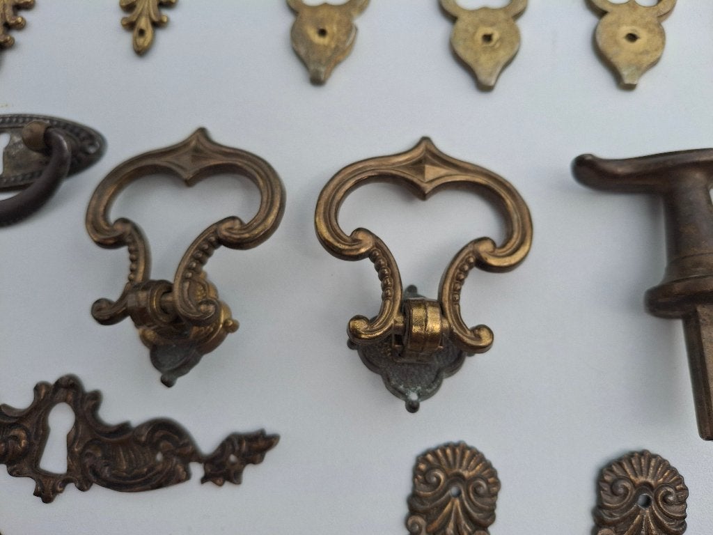 Garnitures de portes et tiroirs de meubles., Enlèvement ou Envoi