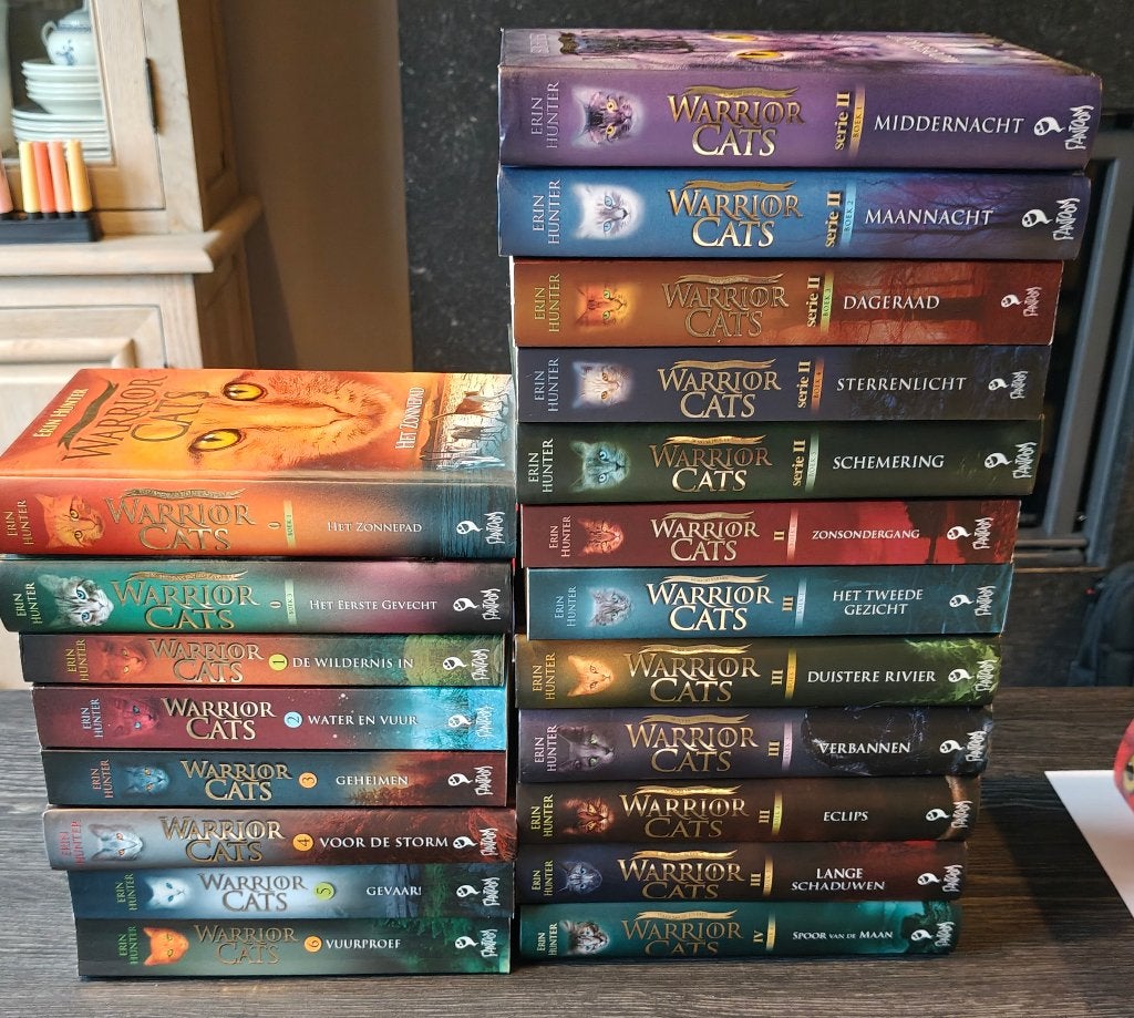 Gigantische verzameling boeken Erin Hunter Warrior Cats NL, Livres, Livres pour enfants | Jeunesse | 13 ans et plus, Utilisé, Enlèvement ou Envoi