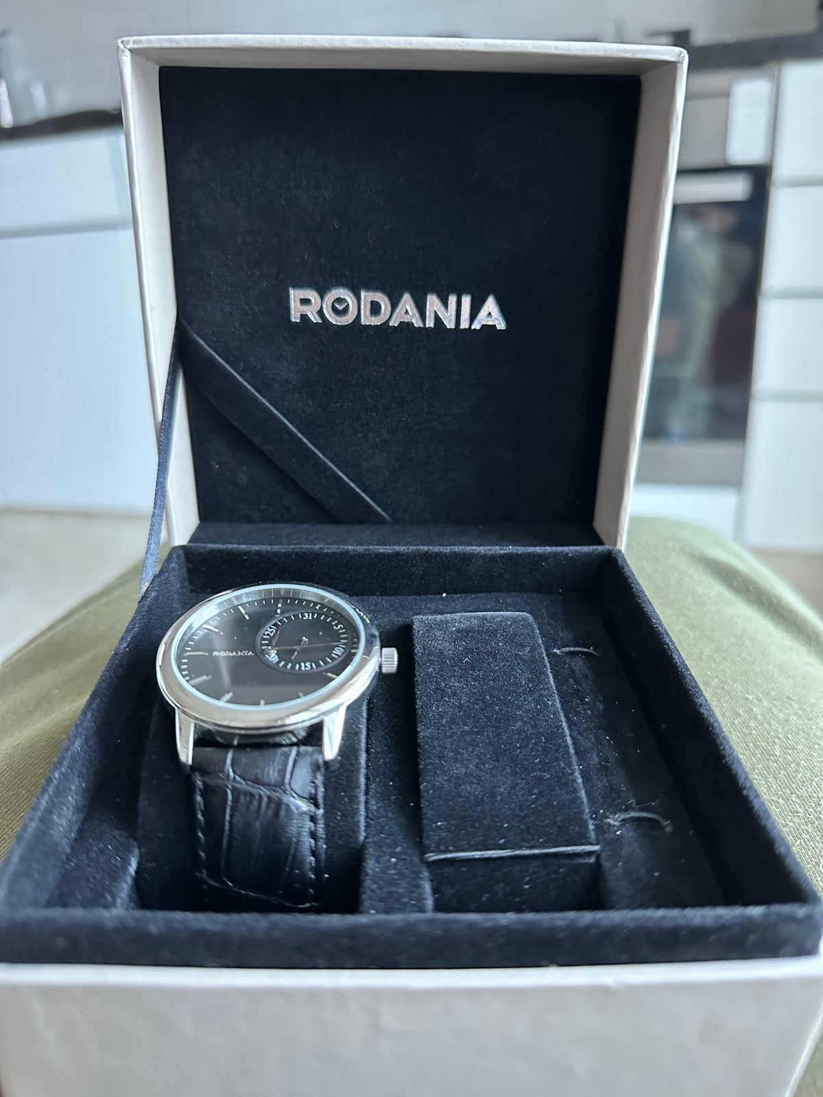Nouvelle montre Rodania pour homme, Enlèvement