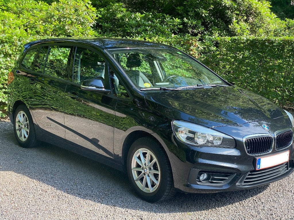 BMW 218d Gran Tourer Automaat 5 zitplaatsen, Autos, Achat, Entretenue par le concessionnaire, Noir, 5 portes