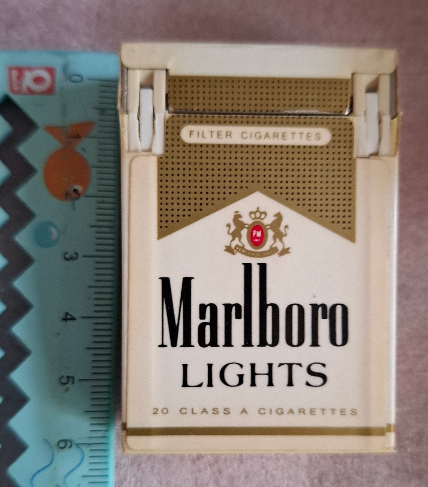 Vintage aansteker Marlboro Light 12, Ophalen of Verzenden, Zo goed als nieuw, Aansteker