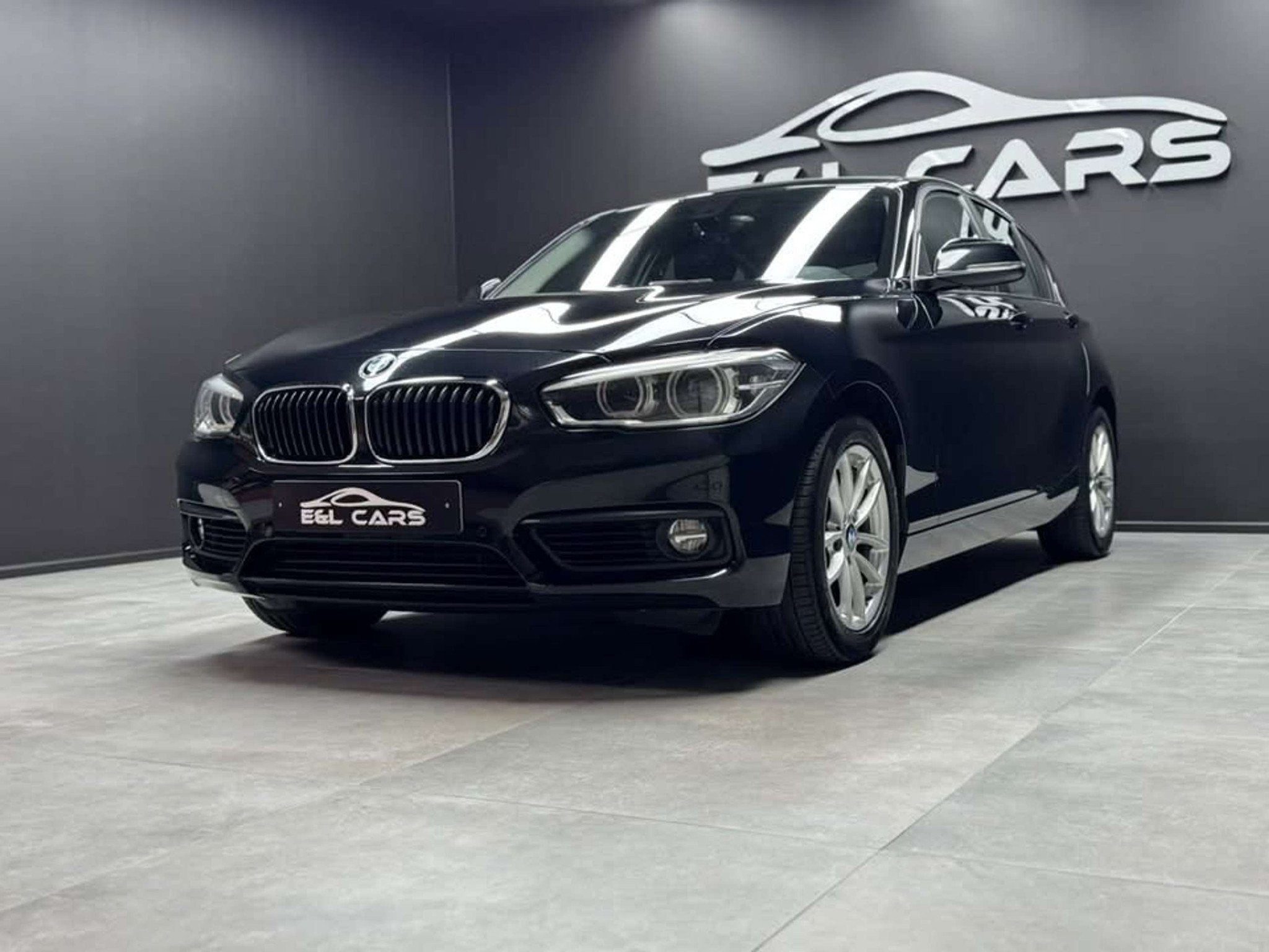 BMW 1 Serie 120 120 dA *12 mois de garantie* (automatique), Autos, Achat, Entreprise, Noir, 5 portes