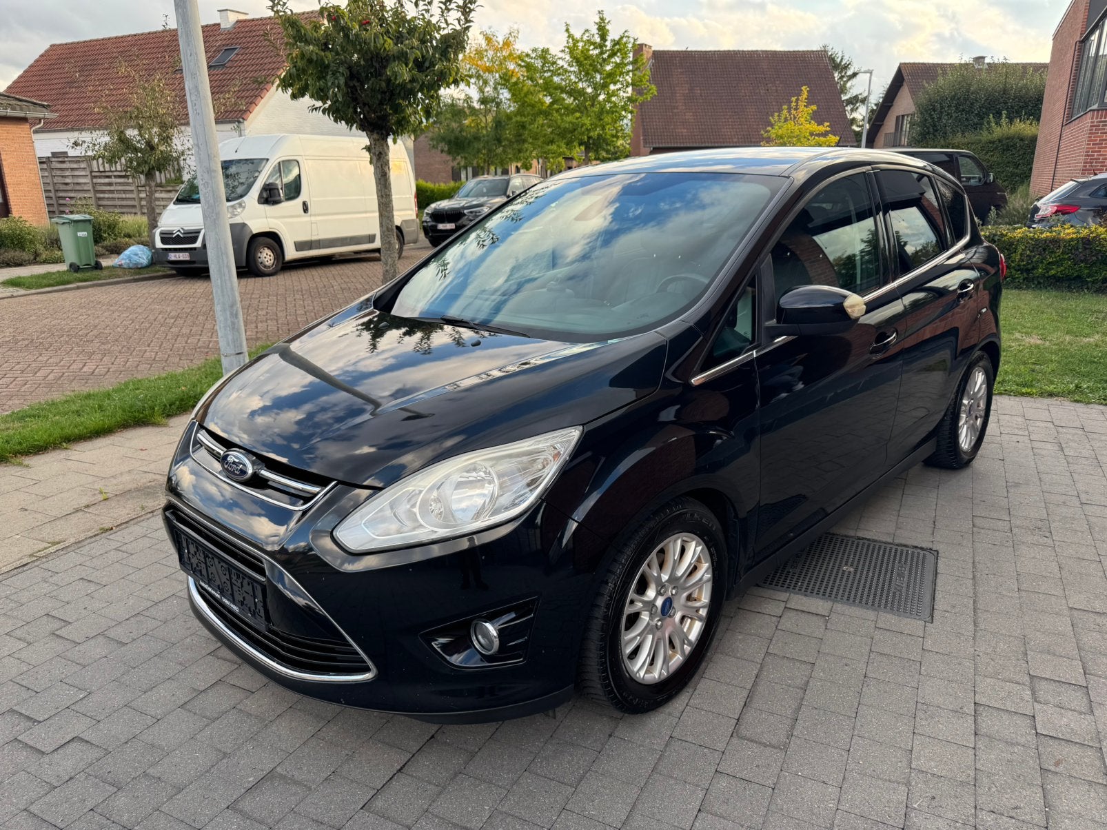 Ford C-Max 1.6 benzine, Voorwielaandrijving, Monovolume, Zwart, 4 cilinders