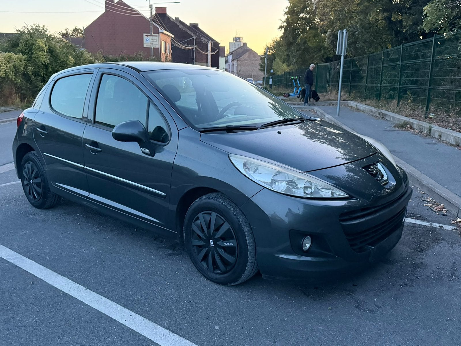 Peugeot 207+ Annee 2013 215 000km Euro5 5 porte clim, Entreprise, Achat