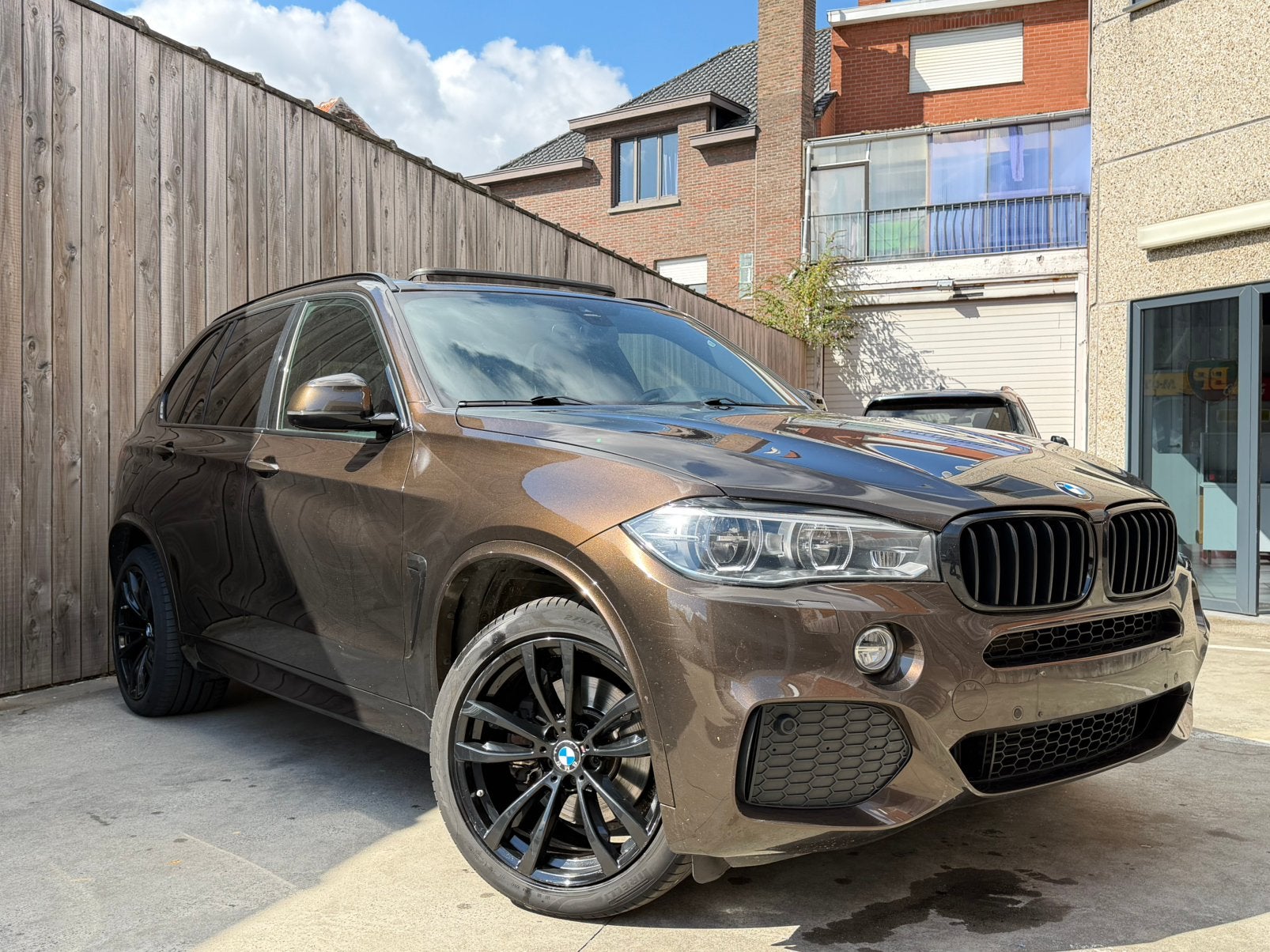 Pack BMW X5 40e M/Toit ouvrant pan/Cam/Attelage de remorque/, Cuir, 78 g/km, Achat, Entreprise